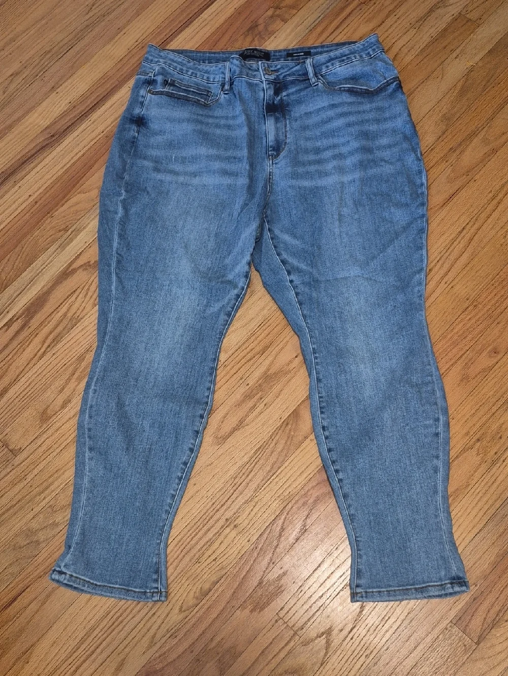 Judy Blue Jeans Womens Stretch Relaxed Fit Mid Rise Light Wash Fade Sz 22W